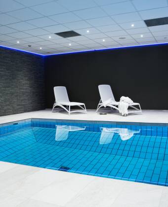 Verbringen Sie ein paar Stunden im Schwimmbad, in der Sauna oder im Fitnessraum