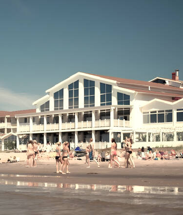 Falkenberg Strandbad har en førsteklasses beliggenhet ved sjøen bare noen få kilometer fra sentrum.
