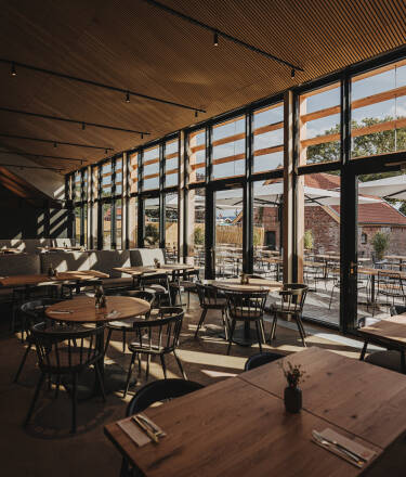 Färska och säsongsbetonade rätter serveras på Eten Café & Bistro.