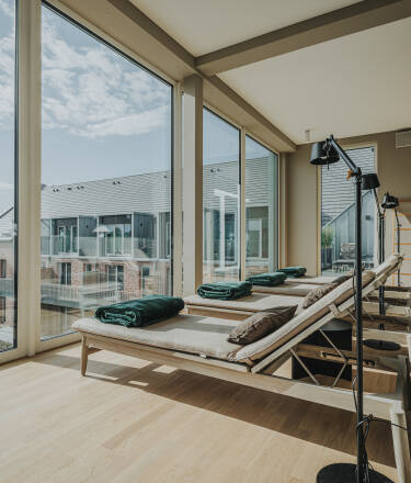 Hotellets avkopplande Wellbee Spa & Wellness har finsk bastu, sanarium och vilorum.