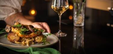 Enjoy fresh, unprocessed, and locally sourced meals with the slow food philosophy.