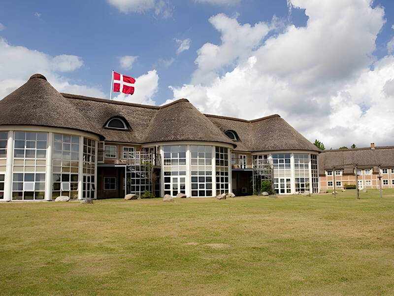 Dette 4-stjerners hotellet ligger blant skog og sjøer i det vakre sjællandske landskapet ved Sorø.