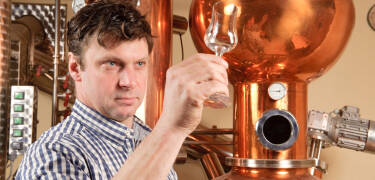 Oppdag Bassanos berømte grappa med en smaksprøve på et historisk lokalt destilleri.