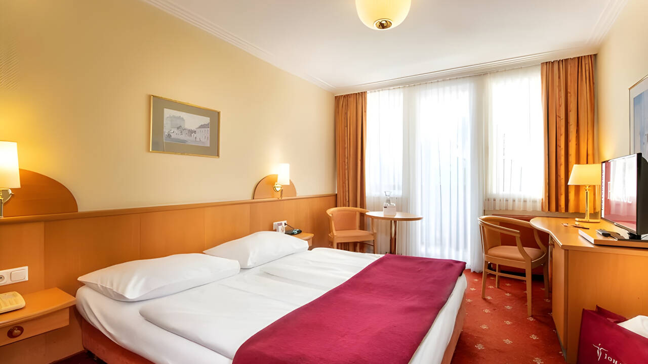 Bo i romslige, lyse rom med en innbydende atmosfære.