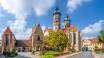 Fordyb dig i fortiden i byer som Naumburg og Freyburg, eller besøg historiske klostre.