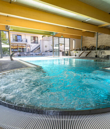Ren afslapning: stort spa- og wellnessområde med pool, saunaer, skønhedsbehandlinger og massager.