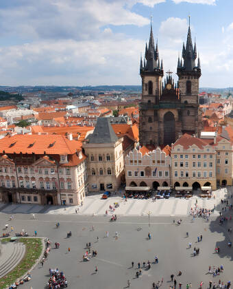 Besuchen Sie auch die wunderschöne und historische Hauptstadt Prag