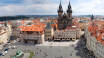 Till Tjeckiens vackra historiska huvudstad Prag och alla dess sevärdheter kommer ni på strax över en timmes bilresa.