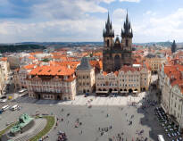 Besøg tjekkiets smukke og historiske hovedstad Prag og alle dens seværdigheder.