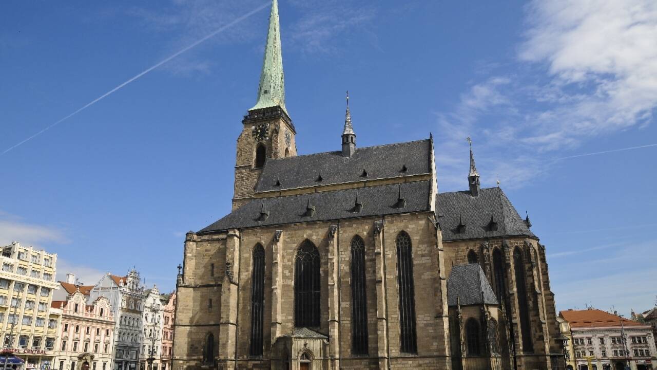 En af Plzens mange seværdigheder er Sankt Bartholomew domkirken, som først blev en rigtig domkirke i 1993.