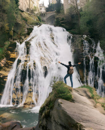 Fra hotellet er der ikke langt til de imponerende naturfænomener. Besøg det flotte Bad Gastein vandfald, midt i byen.