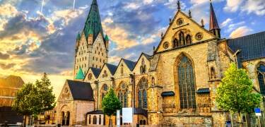 La deg forundre over Paderborns rike historie med den praktfulle gamlebyen og den fantastiske katedralen.