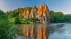 Machen Sie einen Ausflug zur berühmten Felsformation Externsteine im Teutoburger Wald.