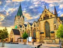 Bestaunen Sie die reiche Geschichte Paderborns mit der herrlichen Altstadt und dem atemberaubenden Dom.
