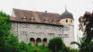 Die Oberstadt von Bregenz ist bekannt für ihre mittelalterliche Architektur, die alten Festungsanlagen und den Panoramablick auf den Bodensee.