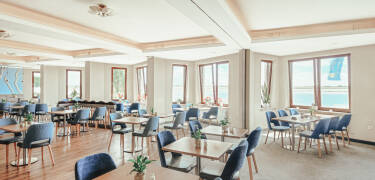 I hotellets stämningsfulla bar kan ni njuta av kalla förfriskningar efter en händelserik dag.