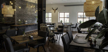 You can dine in Hotel Medis modern restaurant.