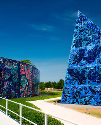 Das Carl-Henning Pedersen Museum ist nur eine von vielen Kunst- und Kulturmöglichkeiten in Herning.