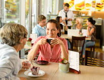 Tag på shopping i Herning Centret med over 75 butikker og nyd en af hyggelige caféer i både Ikast og Herning.