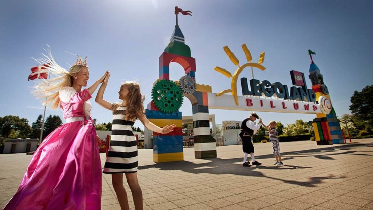 Ta familien med til den gøyale fornøyelsesparken Legoland, som er bygd av den velkjente legoklossen.