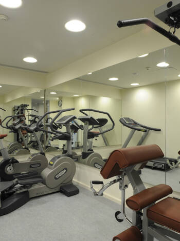 There are many activities available at the hotel. There is a fitness room and hiking trails.
