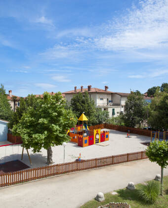 You can bring the whole family to the Hotel Marina. For the youngest, the mini club and playground are particularly popular.