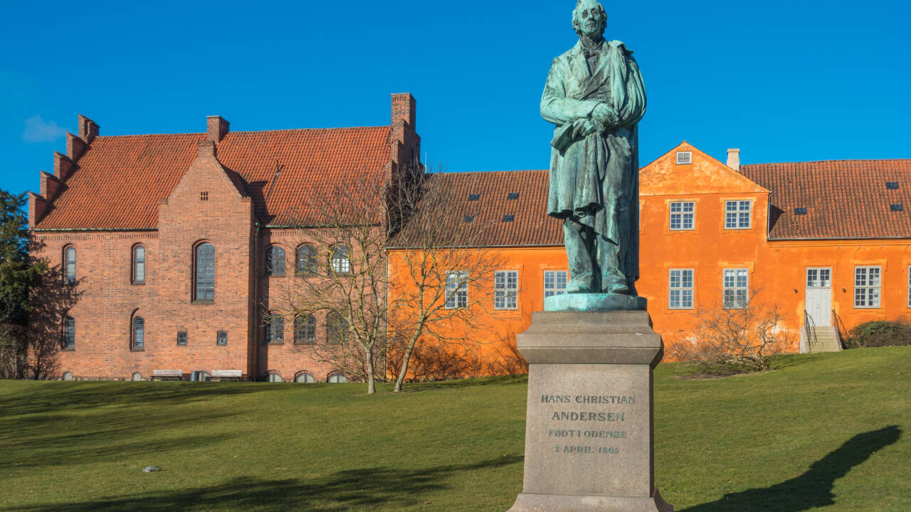 En av grunnene til å besøke Odense er H.C. Andersen, som hadde både barndomshjem og et hjem i byen.