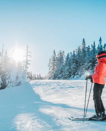 Im Winter können Sie im Brumunddal Alpin Langlaufen oder Alpinski fahren.