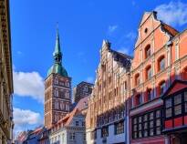 Besök den gamla stadsdelen i Hansastaden Stralsund, som finns med på UNESCO:s världsarvslista.