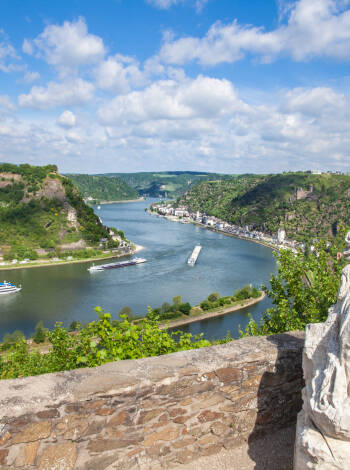 Vandra längs Loreley-dalens stigar, tavernor och sagoboksbyar.