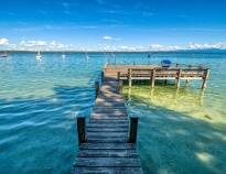 Just a stone's throw away is the marvellous Lake Starnberg with its offers for relaxation, swimming, SUP or sailing.