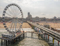 Scheveningen, with its fishing port and a long beach promenade with stores, restaurants, sun terraces and an aquarium, is just a few kilometers away.