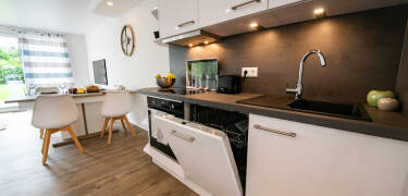 Køkkenerne i hytterne er veludstyrede og opfylder alle kulinariske behov.