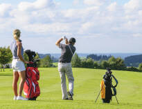 Das Hotel ist perfekt für Golfliebhaber, da der Solbacka Golf Club nebenan liegt.