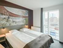 Das Hotel bietet moderne, komfortabel eingerichtete Zimmer, die einen perfekten Rückzugsort nach einem Sightseeing- oder Geschäftstag bieten.