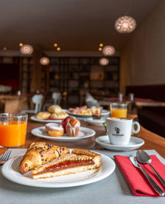 Her får du en rikholdig, velsmakende og variert frokostbuffé.