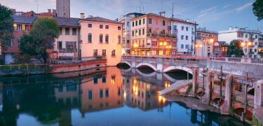 Das UNAHOTELS Le Terrazze Treviso ist nur einen Katzensprung vom Zentrum von Treviso entfernt.