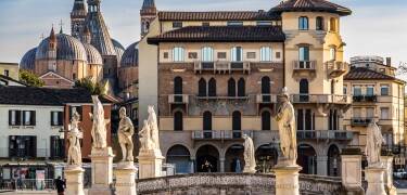 Die Lage ist ideal, um Padua und Venedig zu erkunden, die nur 35 km entfernt sind!