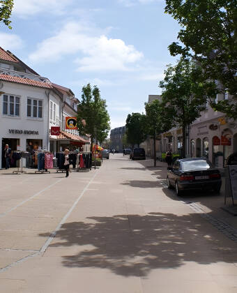 Brønderslev er en liten by med en koselig atmosfære og hyggelige butikker.