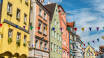 Gå på opdagelse i Regensburgs gamle bydel: charmerende gyder, farverige huse og håndværksbutikker.