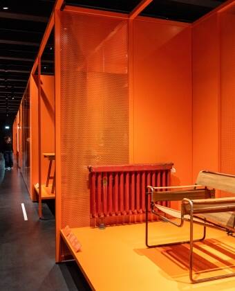 Oplev Bauhaus Dessau lige ved siden af – et ikon for moderne design.