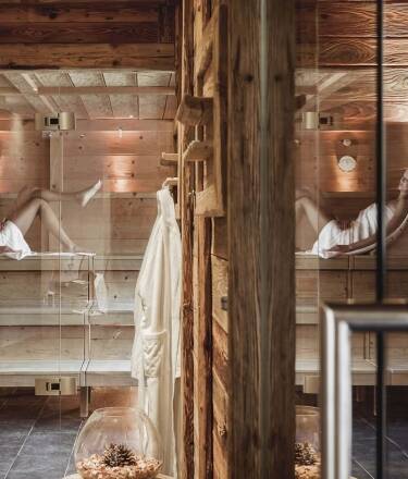 Pure Entspannung in der Saunawelt! Finnische Sauna, Biosauna, Dampfbad und Infrarotkabinen stehen zur Verfügung.