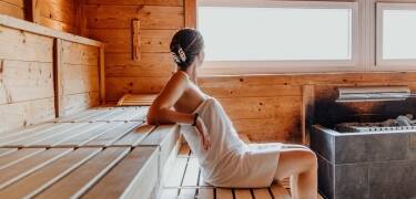 Pure Entspannung in der Saunawelt! Finnische Sauna, Biosauna, Dampfbad und Infrarotkabinen stehen zur Verfügung.