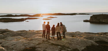 Passa på att utforska området runt Smögen. Besök Ramsviks naturreservat.