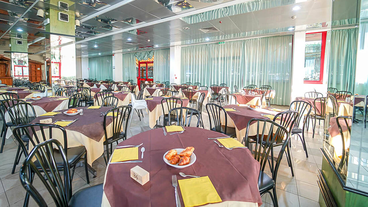 The restaurant offers unique sea flavours and special children's menus on request.