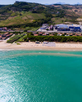 HG Hotel Orizzonte offers an unbeatable panoramic position, right on the edge of the hills and right in front of the sea!