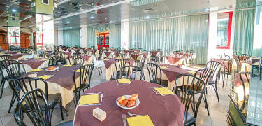 The restaurant offers unique sea flavours and special children's menus on request.
