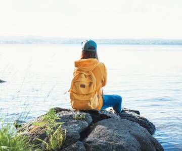 Här har du möjlighet att ge dig ut på en rad utomhusäventyr, inklusive vandring, segling, fiske och cykling längs natursköna kustleder.