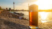 Altbier er lige så meget en del af Düsseldorf som Rhinens terrasser og den længste bar i verden er i den gamle bydel.