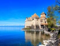 Hotellet ligger nära Genèvesjön, där Schweiz, Frankrike och Italien möts.